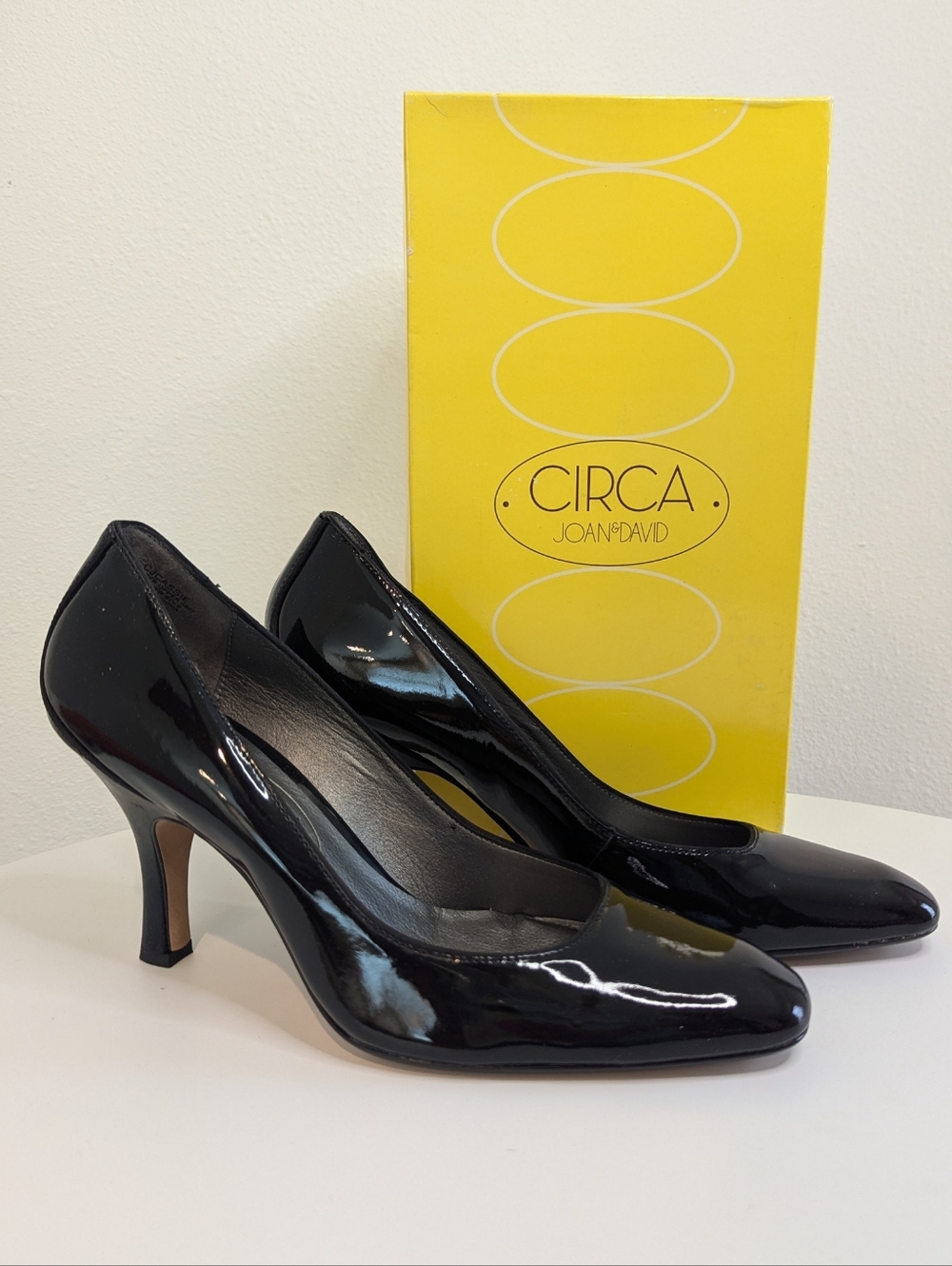 Circa Joan & David Cassie Black Patent Pumps Sz 7.5 W w/Box